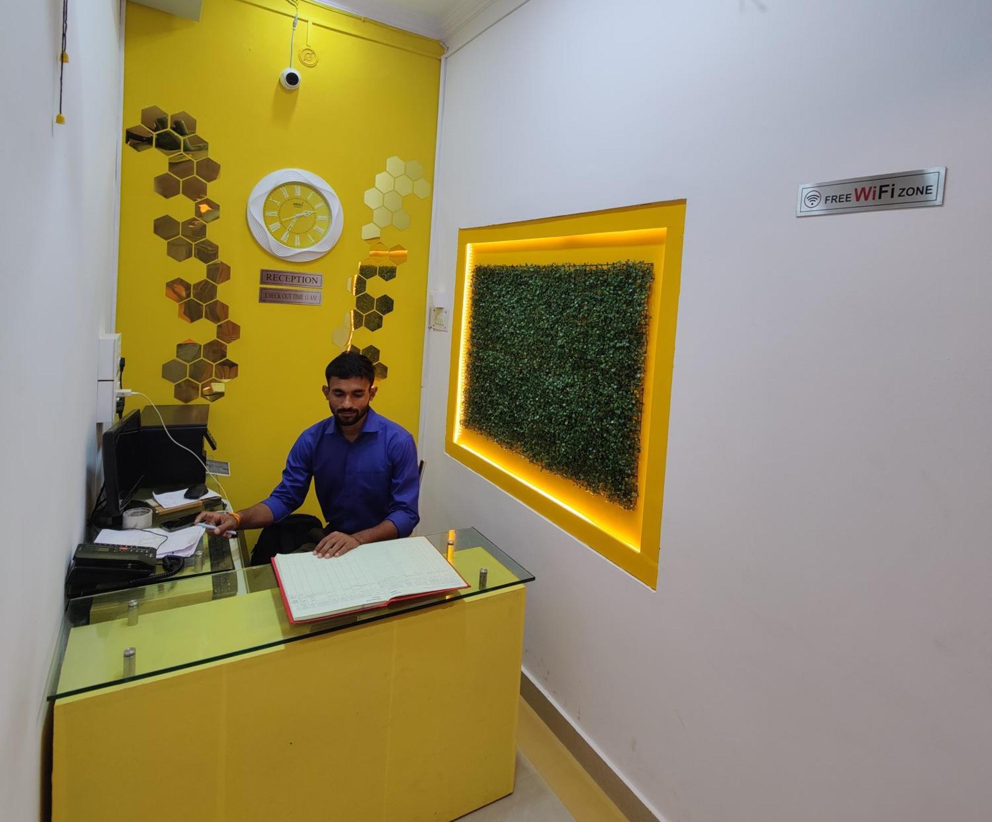 Guest house Yellow Lucknow